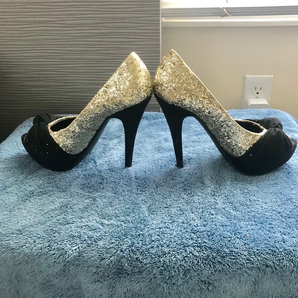 Peep toe platform pump - Picture 3 of 4